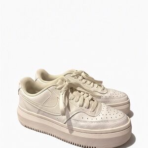 Nike court vision platform Women’s size 9